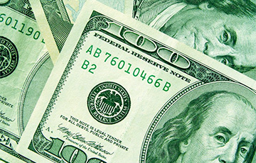 В Беларуси обнаружены первые подделки новых 100-долларовых купюр