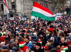 Протесты в Венгрии: Орбан, убирайся!