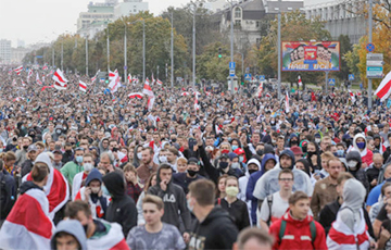 Видеофакт: Протестные колонны по всему Минску