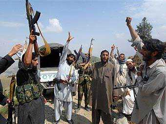 Британским военным разрешили подкупать талибов