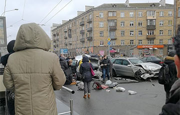 В Минске на улице Московской серьезная авария: есть пострадавшие