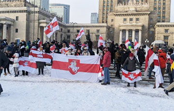 Белорусы всего мира провели сегодня акцию #StopTerrorInBelarus