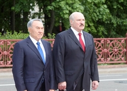 Лукашенко и Назарбаев решили дружить против России