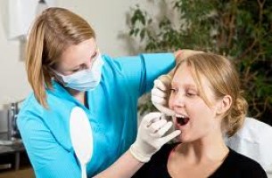 Столичные поликлиники осваивают технологию микропротезирования зубов