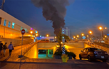 На улице Куйбышева в Минске горит общежитие