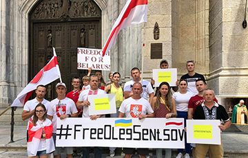 Белорусы Америки провели акцию в поддержку Олега Сенцова