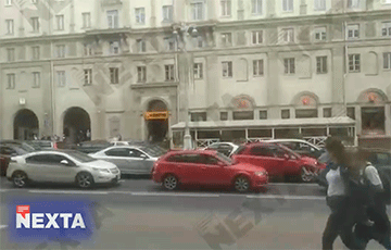 Видеофакт: В центре Минска сигналят автомобилисты