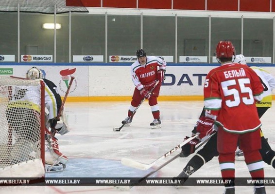 Лукашенко о результатах белорусской хоккейной сборной: "плюнули в душу народу"