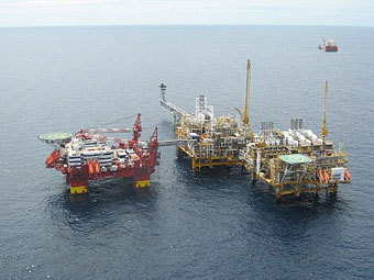 С нефтяной платформы в Норвежском море эвакуировали персонал