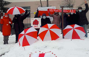 В Гродно, несмотря на мороз, пенсионеры вышли на протест