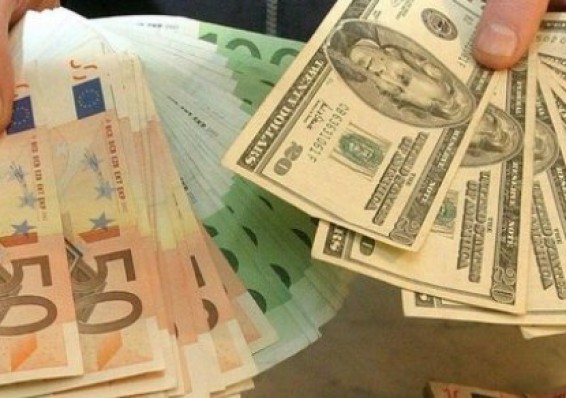 Белорусы продают валюты значительно больше, нежели покупают