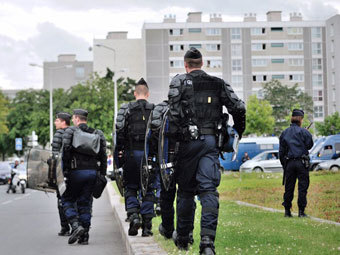 После беспорядков на севере Франции начались аресты