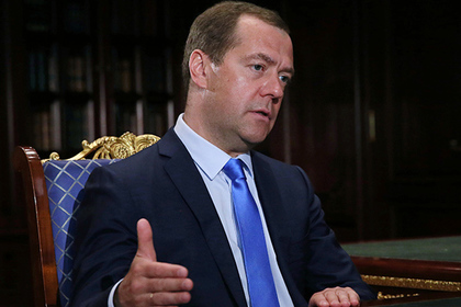 Медведев подписался на страницу Усманова во «ВКонтакте»