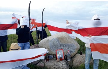 Жители Лиды вышли на акцию памяти Витольда Ашурко