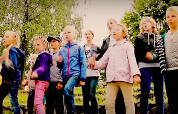 Белорусские дети исполнили знаменитые хиты Михалка и Вольского
