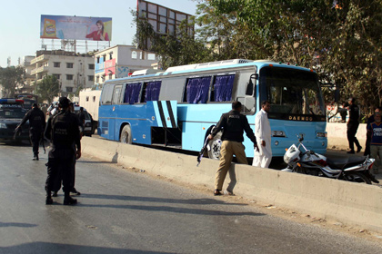 В Пакистане при обстреле автобуса погибли 40 человек