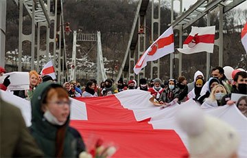 Белорусы Киева вышли на Марш в поддержку протестующих соотечественников