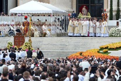 В Ватикане канонизированы Иоанн Павел II и Иоанн XXIII