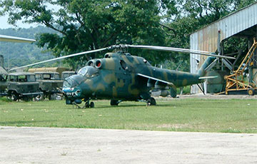 МИД выясняет, находились ли белорусы на борту сбитого в Конго вертолета