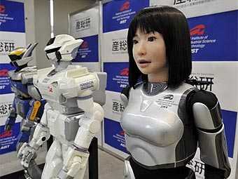 Японцы разработали робота-супермодель