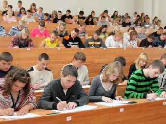 Минобразования Беларуси рассматривает возможность проведения ЦТ в течение учебного года