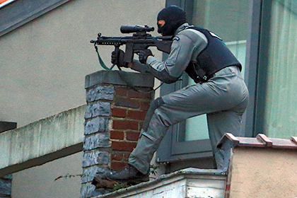 Спецназ в Брюсселе начал штурм дома с подозреваемыми в причастности к терактам