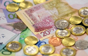 Реальные денежные доходы белорусов рекордно упали