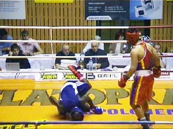 Белорусский боксер нокаутировал соперника (видео)