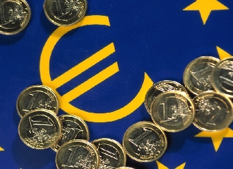 Курс евро упал до рекордного минимума