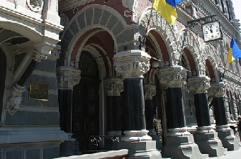 Нацбанк Беларуси не планирует изменять структуру валютных резервов в связи с колебаниями курсов мировых валют