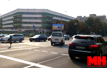Видеофакт: В Минске водители массово игнорируют недавно установленный знак