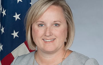 Посол США в Беларуси Джули Фишер прокомментировала волну обысков