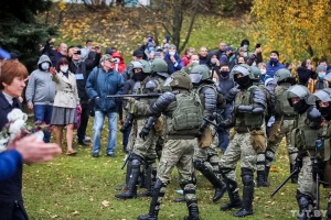 Amnesty потребовала от властей Беларуси прекратить дело в отношении сотен демонстрантов