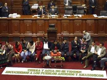 Конгресс Перу отменил спровоцировавшие конфликт с индейцами законы