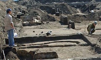 Более ста редких находок обнаружили археологи в Полоцке во время летней экспедиции 2010 года