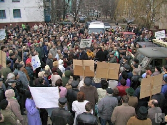 Жильцы улицы Притыцкого победили, протестуя на улице (Фото)