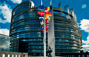 Евродепутат: В Европарламенте есть консенсус по третьему пакету санкций против «начальника колхоза»