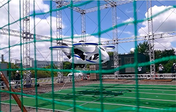 Видеофакт: В Японии представили прототип летающего автомобиля