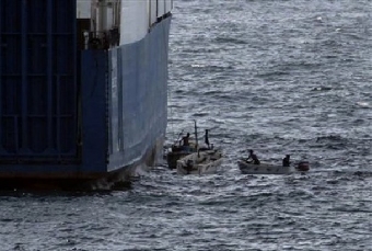 Испанские моряки захватили пиратский ялик в Аденском заливе