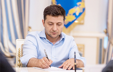 Владимир Зеленский подписал закон об импичменте