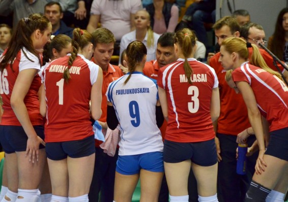Женская сборная Беларуси уступила российским волейболисткам