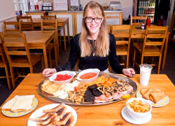 Британское кафе предлагает посетителям завтрак из 59 блюд