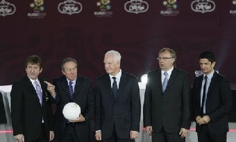 Бернд Штанге рассчитывает завершить год на первом месте в отборочной группе Евро-2012