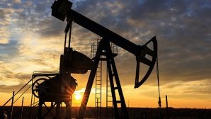 Нефть рухнула к февральским минимумам: как это отразится на Беларуси