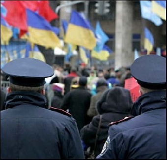 Милиция не будет поддаваться на провокации в ходе предвыборной кампании - Е.Полудень