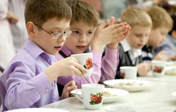 Стало известно, в каком случае питание детей в белорусских школах будет дешевле