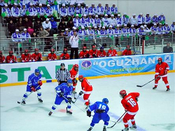 Белорусские хоккеисты устроили «показуху» для Туркменбаши