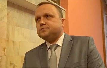 Видеохит: Министр ЖКХ сбежал от журналиста после вопроса о тарифах на коммуналку