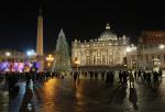 В Ватикане зажгли рождественскую ель (Видео)