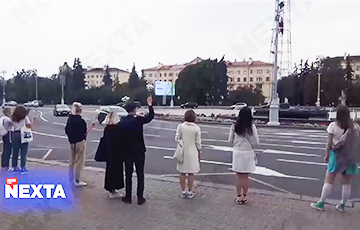 На площади Победы в Минске выстроилась цепь солидарности